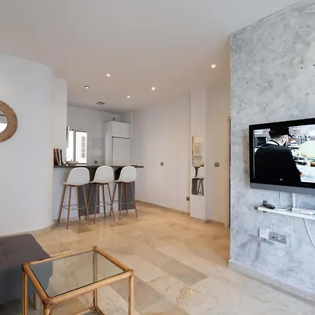 Modern In The Centre *