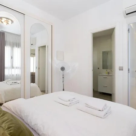 Modern In The Centre Apartment *